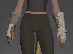 Toxotes Bracers front.png