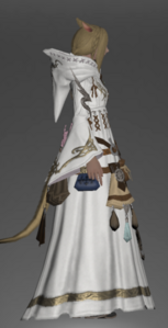 Dravanian Robe of Healing right side.png