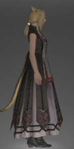 Common Makai Moon Guide's Gown right side.png